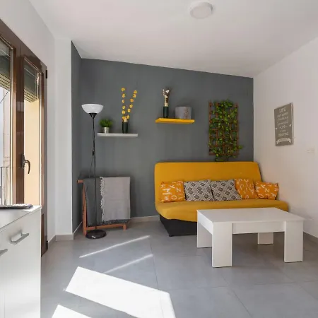 Simplistic In Near Generalife * Γρανάδα